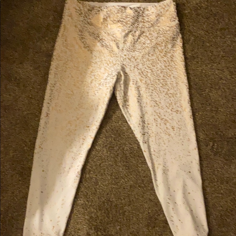 Zyia white stay gold light n tight leggings